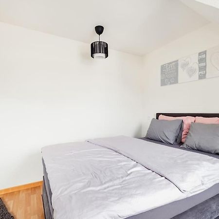 Charmante Wohnung An Beliebter, Urbaner Lage Zúrich Exterior foto