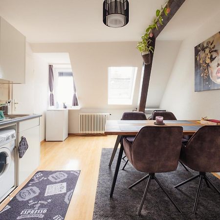 Charmante Wohnung An Beliebter, Urbaner Lage Zúrich Exterior foto