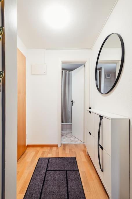 Charmante Wohnung An Beliebter, Urbaner Lage Zúrich Exterior foto