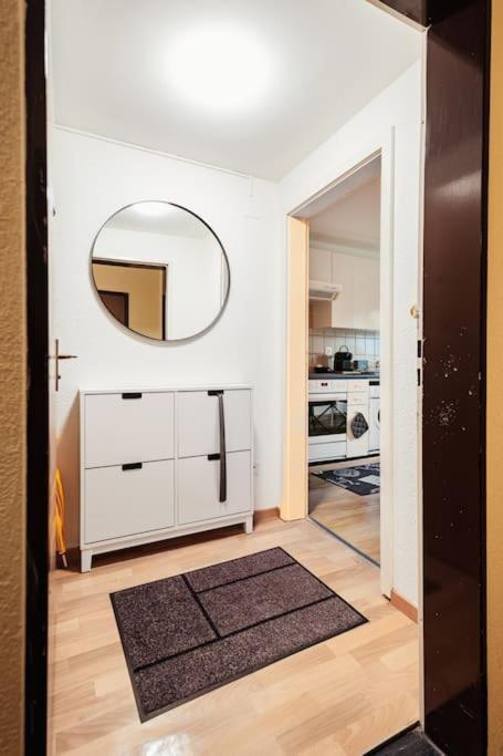 Charmante Wohnung An Beliebter, Urbaner Lage Zúrich Exterior foto